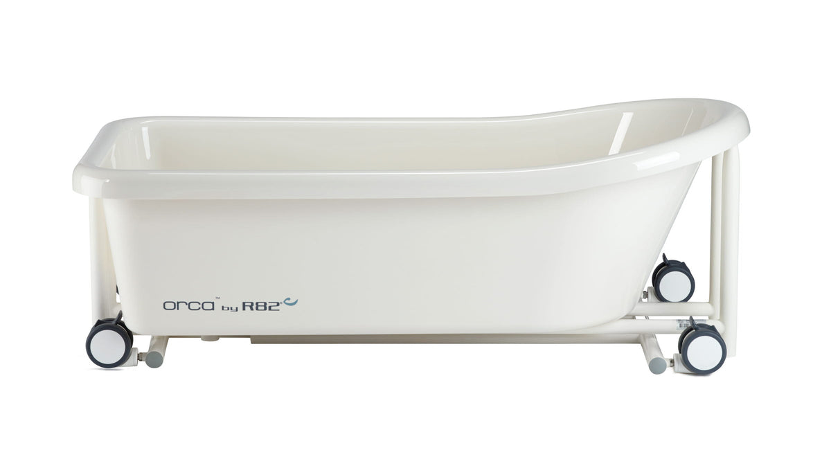R82 Orca / Penguin Pflegebadewanne mit Liegeschale