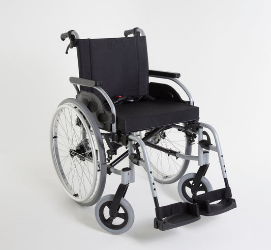 Invacare Action 1 R Standard-Stahlrollstuhl