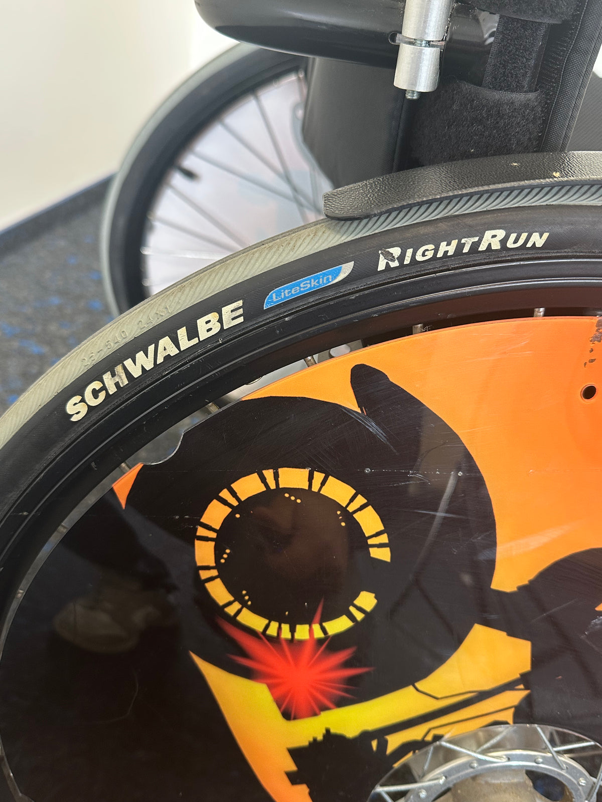 HOGGI SUPRA Aktivrollstuhl SB 40 cm Gr. 3 inkl. JOSI Sitzkissen bis 75 kg