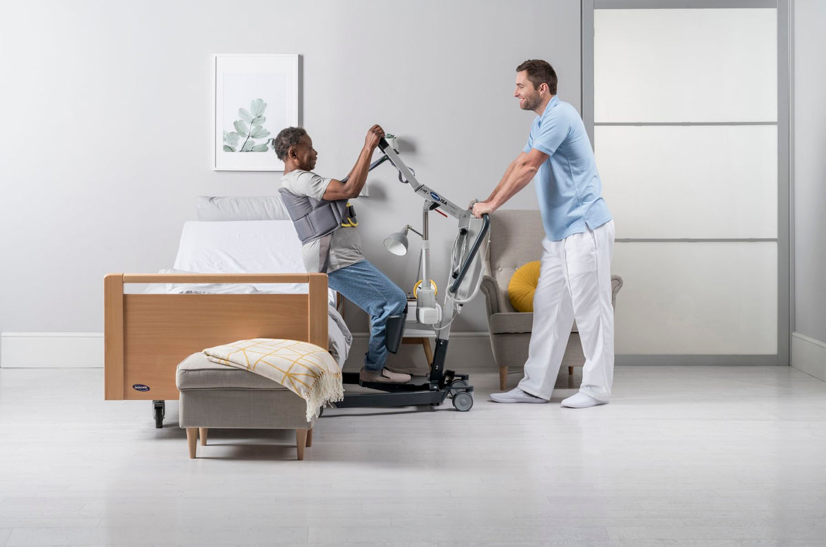Invacare ISA COMPACT elektrische Aufstehhilfe bis 140 kg