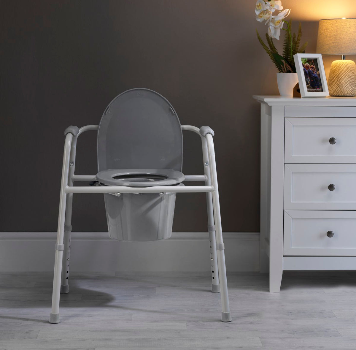 Invacare Styxo 2 Toilettenstuhl und Toilettengestell bis 159 kg